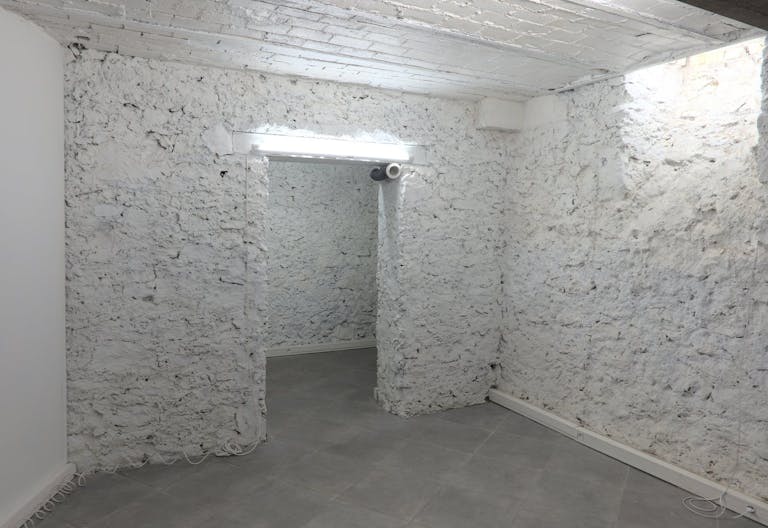 Two-level boutique and underground space - Image 3