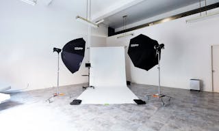 17 ft CEILING, GALLERY, PHOTO STUDIO, EVENT, POP UP SPACE, PARKING, PRIME LA CHINATOWN - Image 3