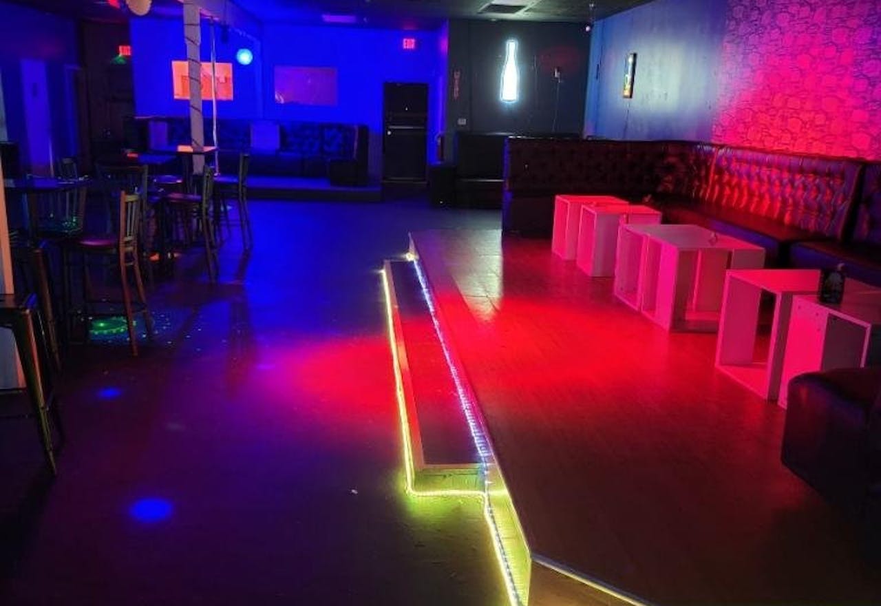 RESTAURANT BAR LOUNGE - Image 1