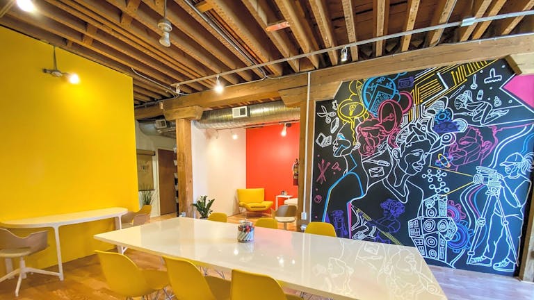 Sunny Creative Space in Tazewell - Image 0