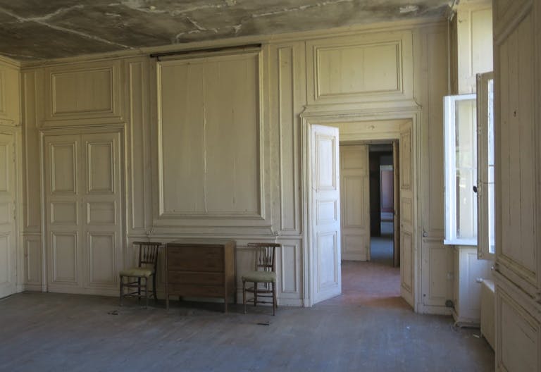 Ch�teau du XVIIIe si�cle abandonn� - Image 3