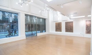 Gorgeous Midtown Gallery Retail Space - Image 3