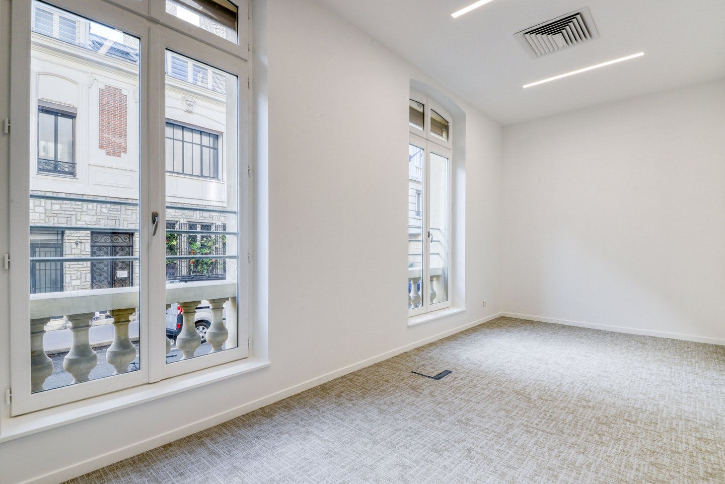 345 sqm Event and Showroom Space near Parc Monceau, Paris