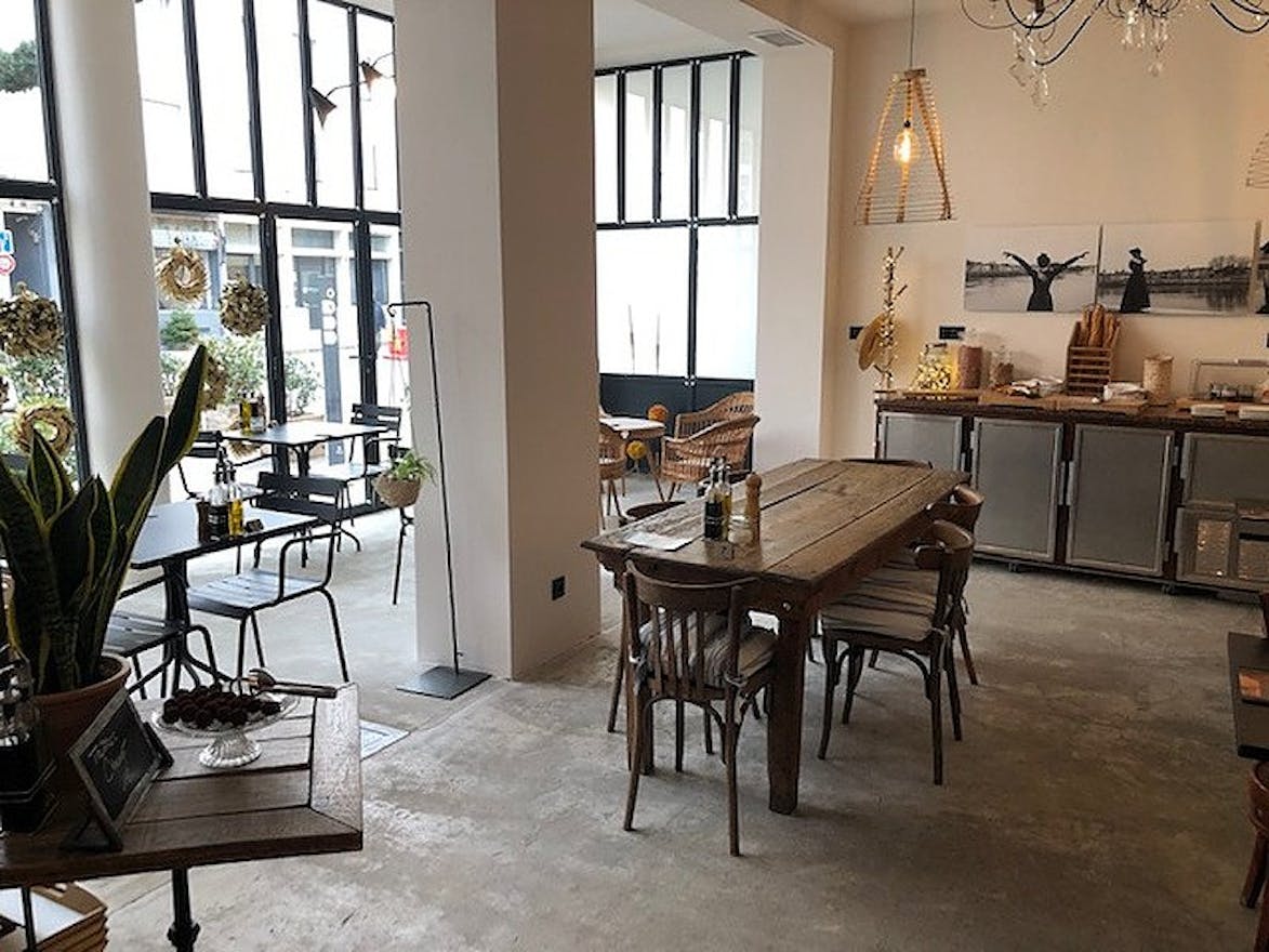 Salle de restaurant avec terrasse - Image 0