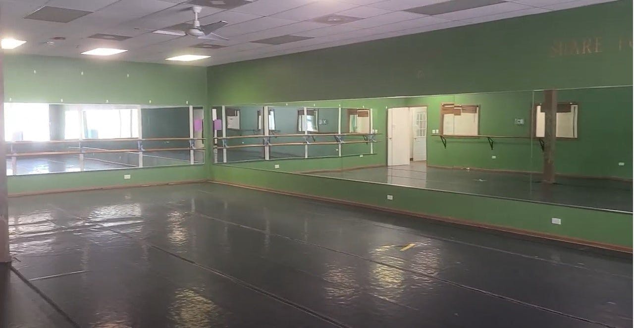 Dance and Performance Studio in Buffalo Grove - Image 1