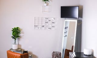 Chic and Luxury Stylist Studio Space - Image 4