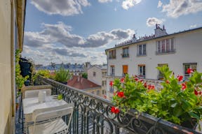 Bel appartement haussmannien avec balcon et vue tour Eiffel (max. 12 personnes) - Image 8