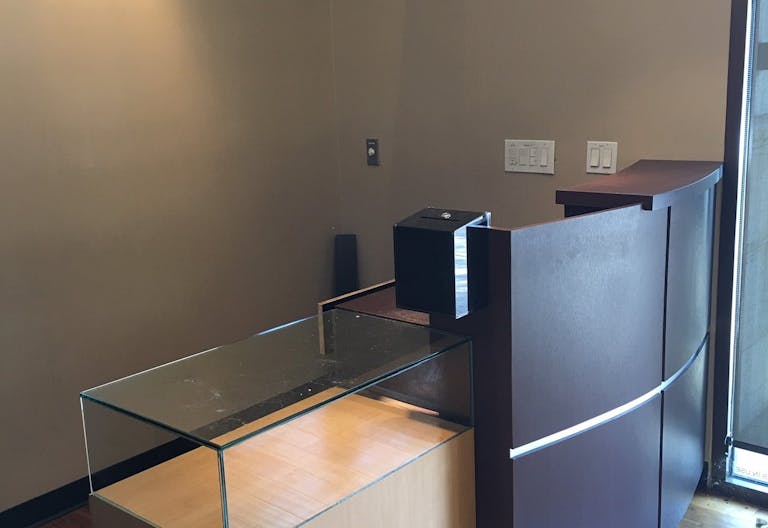 Retail Space in Huntington Beach - Image 3