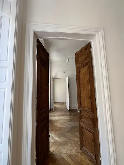 Rue Cambon 200 m2 newly renovated showroom perfect for Fashion Week - Image 4