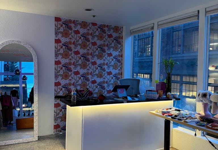 Capitol Hill Retail store share space - Image 3