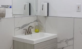 Modern Bright Open White Canvas Space in a prime location - Image 2