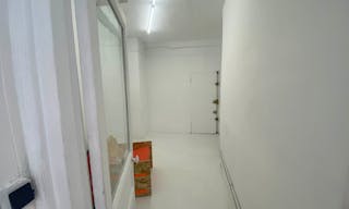 Sophisticated Boutique in the 9th district - Image 8