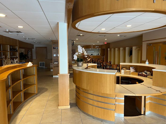 Assembly in the heart of Uptown Minneapolis - Image 1