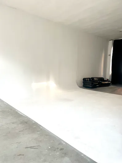 Beautifully Restored Industrial Space with Dedicated Photo Cyclorama, Perfect for Events, Exhibitions, and Creative Photo Shoots - Image 3