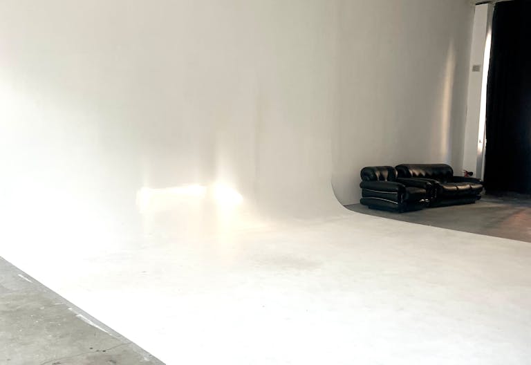 Beautifully Restored Industrial Space with Dedicated Photo Cyclorama, Perfect for Events, Exhibitions, and Creative Photo Shoots - Image 3