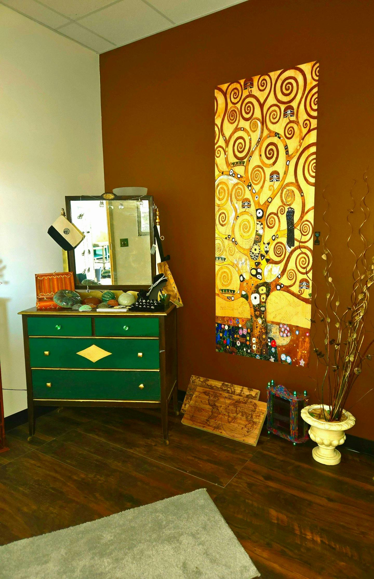 The Emerald Hive Art Gallery in Fairlawn, Ohio