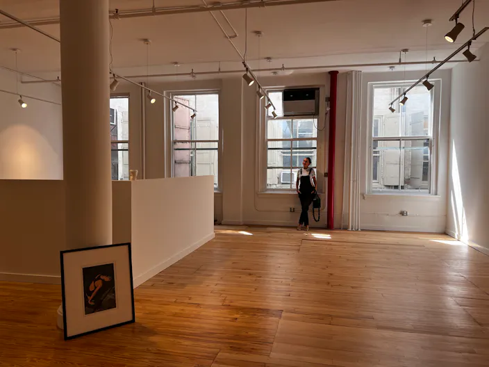 Beautiful Showroom Space in Heart of SoHo - Image 1