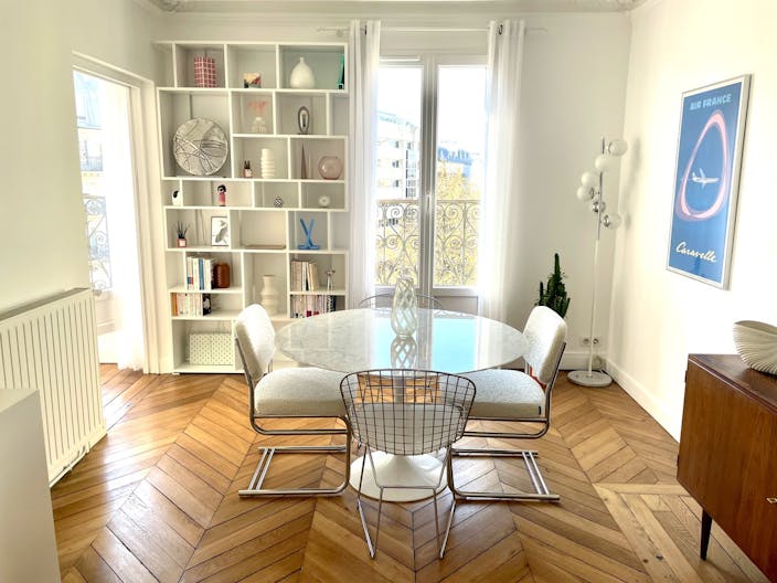 Appartement haussmannien chic et lumineux avec balcon - Image 4