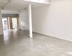 Bright Le Marais Gallery Space - Image 1