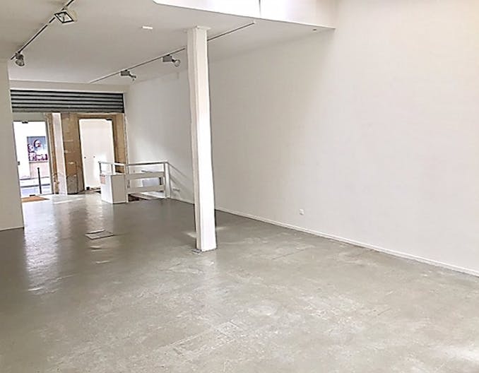 Bright Le Marais Gallery Space - Image 1