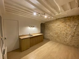 Charming space close to the Marais - Image 8