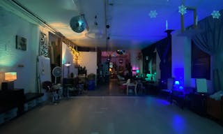 Beautiful and Versatile Open Loft Studio - Image 1