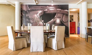 Amazing Showroom Space - Image 10