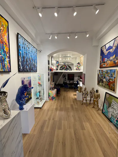 Galerie d’art à louer – Place des Vosges, Paris Marais – Expositions & Pop-up stores - Image 1