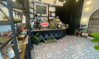 Our vintage oasis in the heart of the city - Image 3