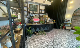 Our vintage oasis in the heart of the city - Image 3
