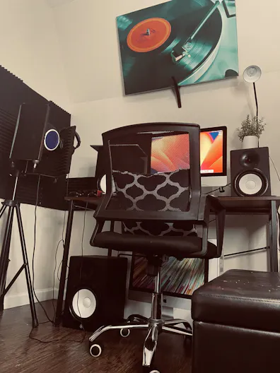 HOME STUDIO SESSION - Image 3