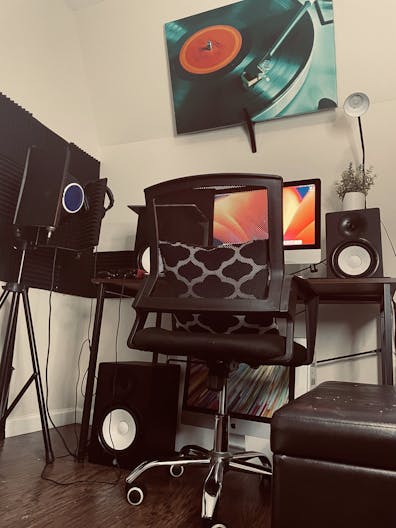 HOME STUDIO SESSION - Image 3