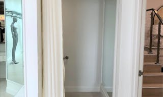 Beverly Hills Fashion Showroom/Retail Shop Space - Image 16