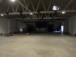 Large Industrial Warehouse Space Multiuse - Image 3