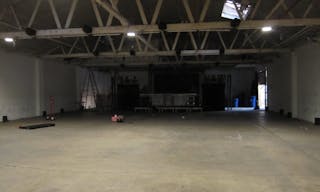 Large Industrial Warehouse Space Multiuse - Image 3