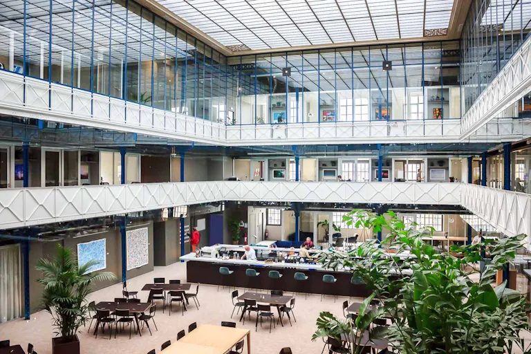 Unique Space in the hyper-centre of Bordeaux - Image 0