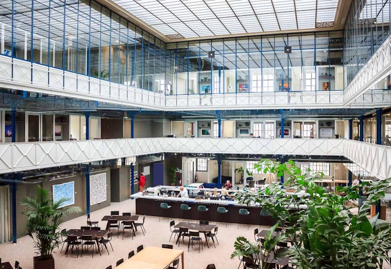 Unique Space in the hyper-centre of Bordeaux - Image 0