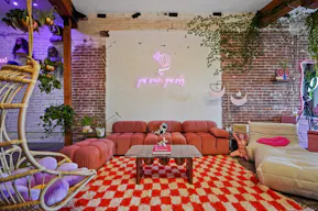 Cute n Unique Arts District Hair Salon / Booth Rental / Hairstylists, MUA, Lashes, Nail Techs - Image 9