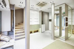 Store in Saint-Germain-des-Pr�s - Image 1