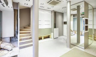 Store in Saint-Germain-des-Pr�s - Image 1