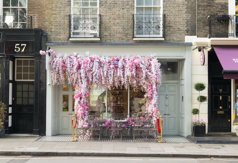 Beautiful Hyde Park Store - Image 0