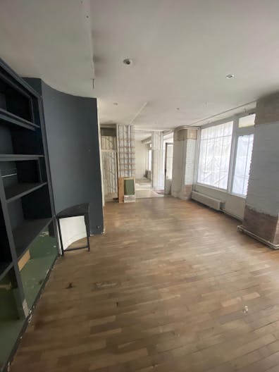 Boutique �ph�m�re avec 16 m de Lin�aire au C?ur du 4�me Arrondissement ? ??Id�ale pour Pop-Up Stores et Showrooms - Image 1