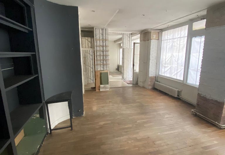 Boutique �ph�m�re avec 16 m de Lin�aire au C?ur du 4�me Arrondissement ? ??Id�ale pour Pop-Up Stores et Showrooms - Image 1