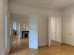 Beautiful Showroom in Saint-Germain - Image 0