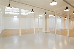 Premium Space In R�publique - Image 19