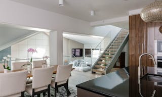 Sun-Drenched Soho Penthouse with Two Terraces - Image 0