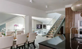 Sun-Drenched Soho Penthouse with Two Terraces - Image 0