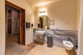 Located where Echo Park, Silver Lake, and Downtown LA meet - Image 8