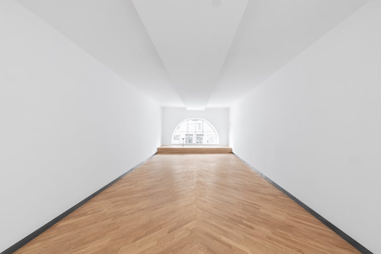 PERFECT FOR POP UP, SHOWROOM, EXHIBITION, FASHION SHOW - Image 0