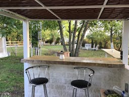 Terrain am�nag� avec chapiteau en bordure de rivi�re - Image 3